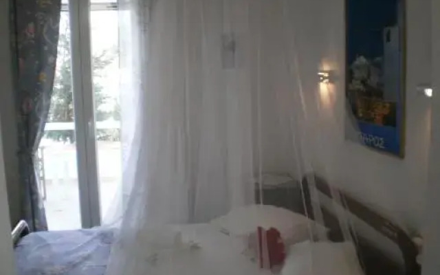 Paros Rita Studios