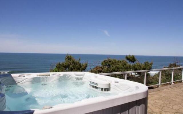 Sunset - 5 Br home by RedAwning