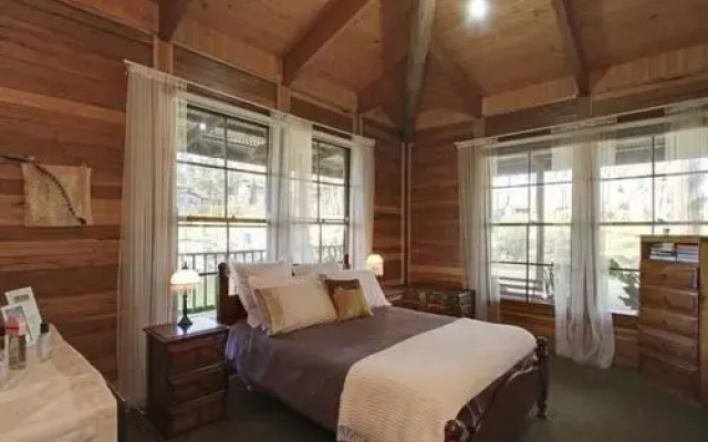 Wombat Valley Wild Country Cabins