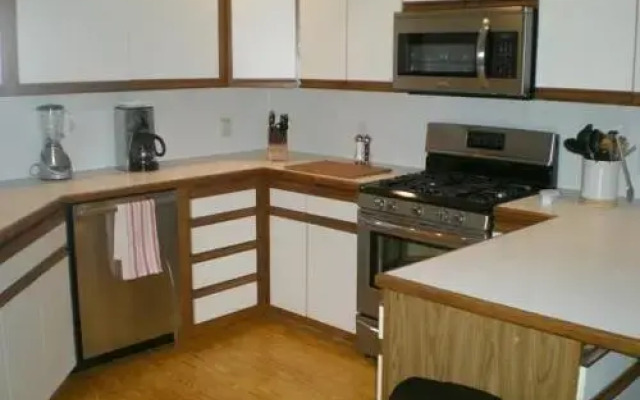 306 W Cooper-Cozy Cabana