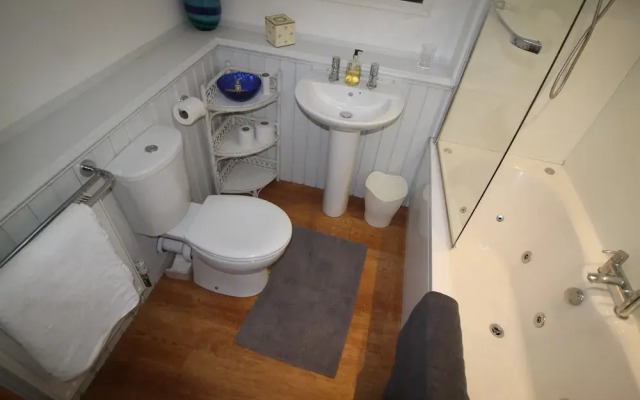 The Philog Home By Cardiff Holiday Homes