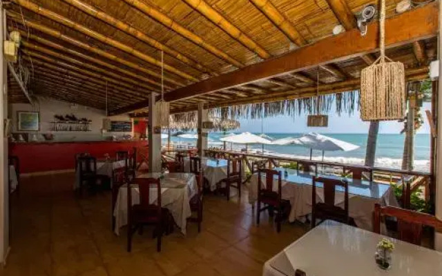 Casa de Playa Bungalows & Restaurant