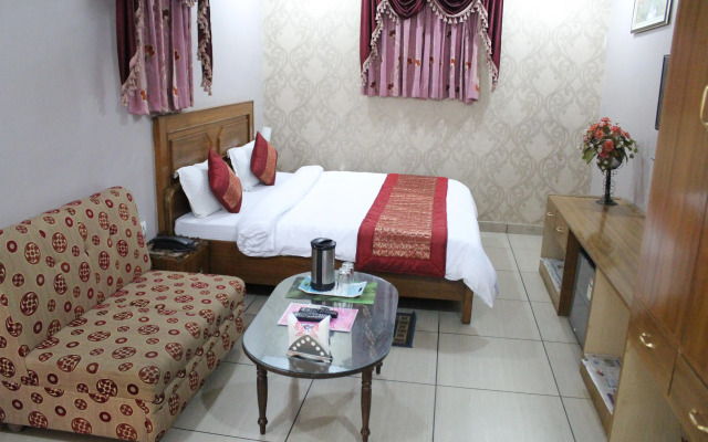 Collection O 30858 Hotel SP ROOMS
