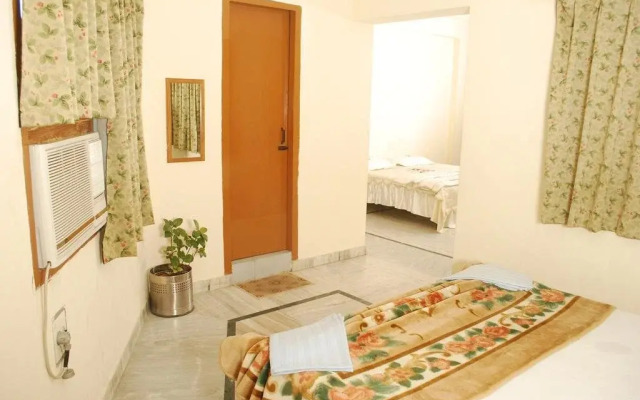 Chandra Pushp Palace