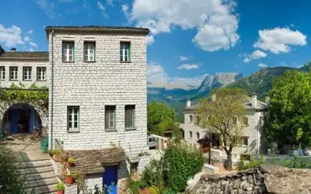 Zissis Hotel