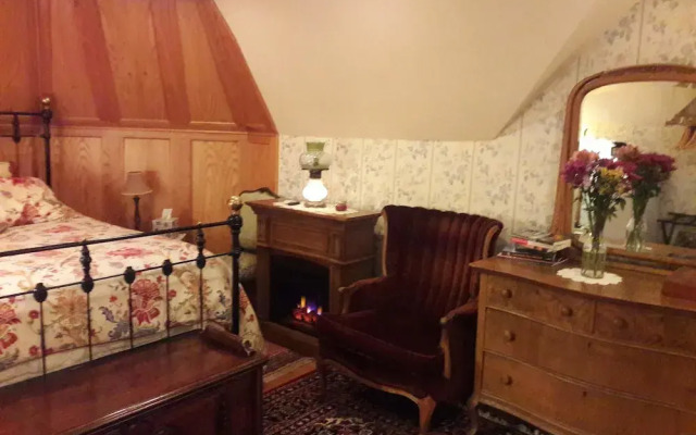 Barclay Heights B&B at Smythe House