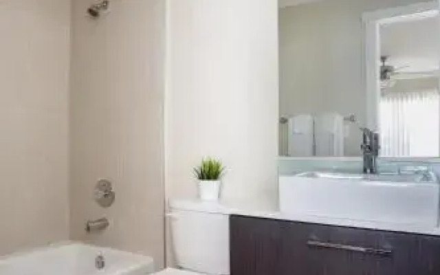 Serene North Park Suites by Sonder