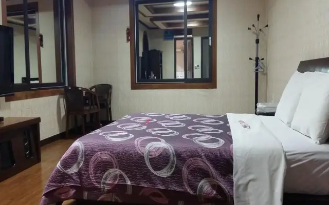 Goodstay Feel Motel Mokpo