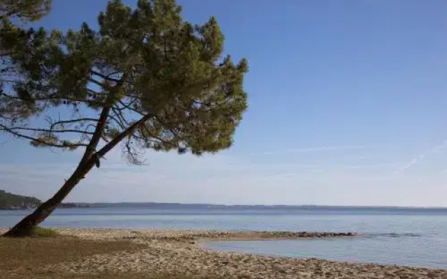 Villa Casa-Blanca, bord de Lac