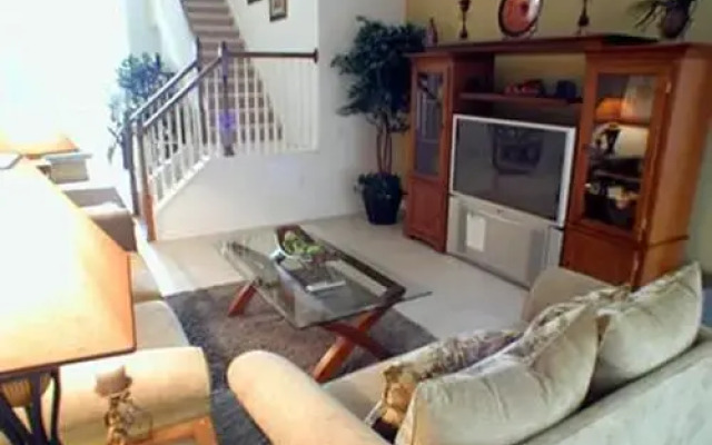Basnett Villa 7795