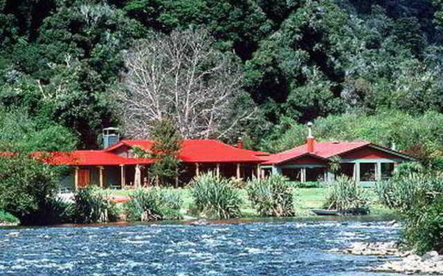 Wilderness Lodge - Lake Moeraki