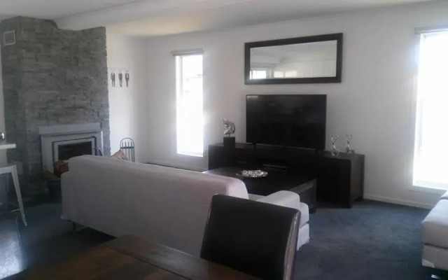 Jindabyne Guest House