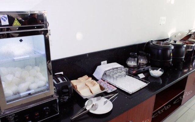 GreenTree Inn Dalian Jinzhou Railway Station Express Hotel