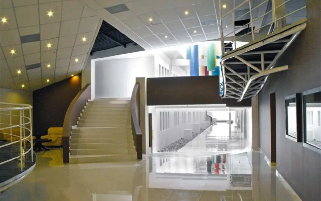 The L Hotel