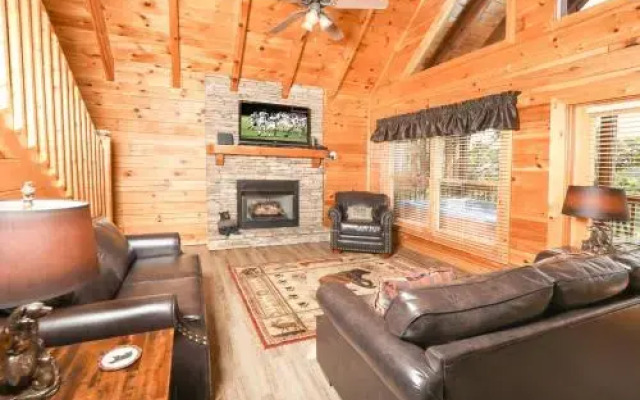 4662 Nottingham Heights Way Cabin