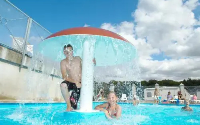 Skovlund Camping & Cottages