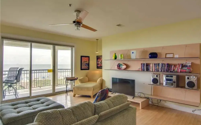 Ocean Boulevard Villas 306 by RedAwning