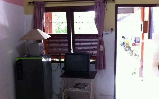 Kartika Ayu Beach Inn