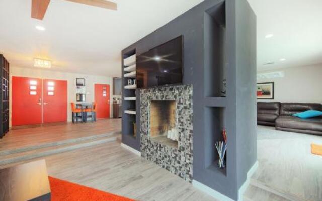 2702 E Cheryl Dr Home