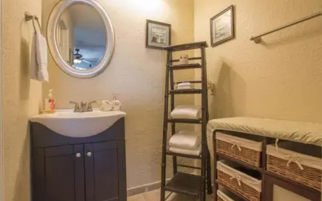 Amazing Views Of Beach And Bay 2br Condo