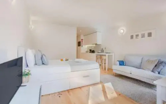 Live Porto & Douro - Almada