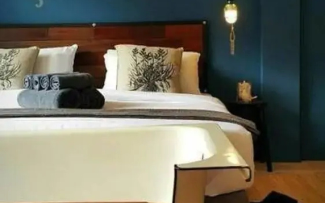 Guestroom 401