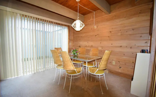 Beach Place 7