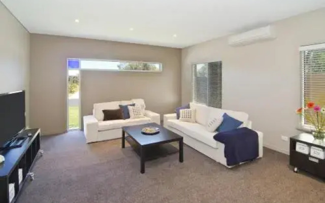 Dunsborough Holiday Homes – 6 Bernier Retreat
