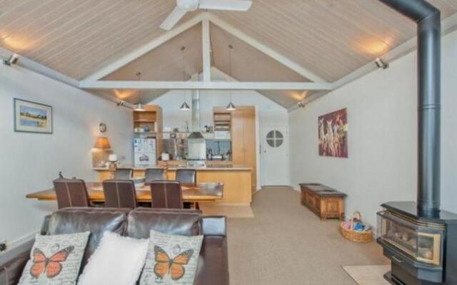 The Beach Lounge Holiday House