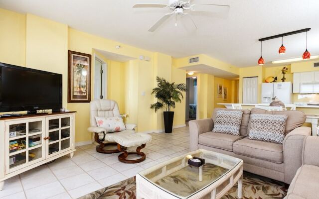 Island Princess 202: Impressive Beachfront Condo, WIFI, BEACH SVC, KEYLESS