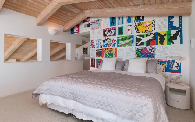 Hollywood Beach is Your Backyard by RedAwning
