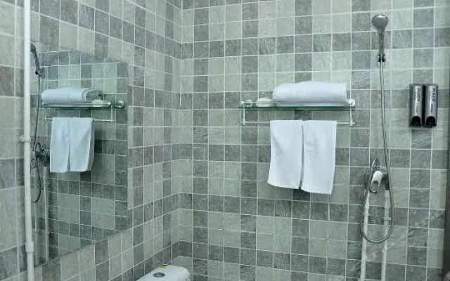 Yinan Shangjia Express Business Hotel
