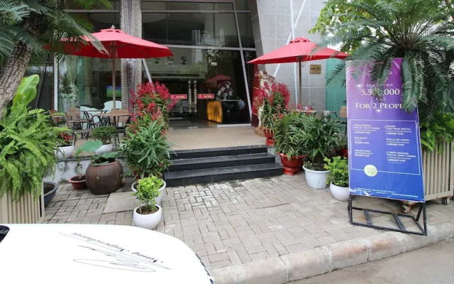 Hoang Trieu Hotel