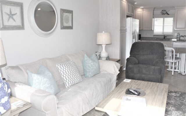 Jamaica Royale - 010 - 2 Br Condo