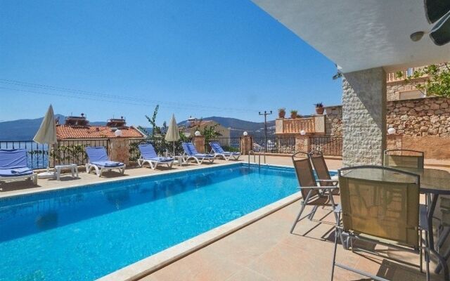 Villa Maia 2 by Akdenizvillam