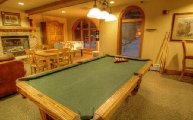 3 Bedroom Colorado Mountain Vacation Rental in River Run Village With Convenient Access to Ski Slopes