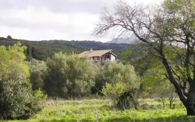 Andraclos House