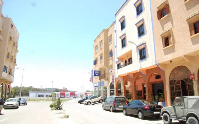Riad Eraounak Souiri Hotel