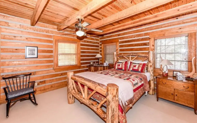 Tranquility - 4 Br home by RedAwning