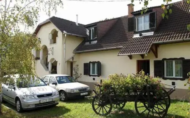 Zöldvár villa