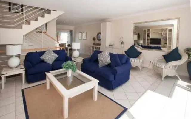 Port Main Royal Ocean's Edge