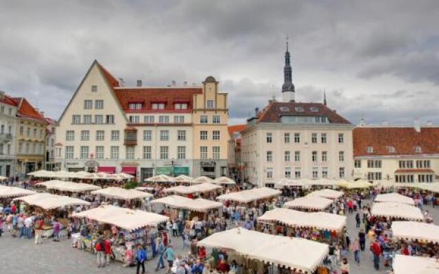 Solar Apartments - Town Hall Square