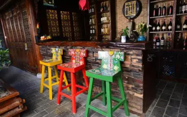 Lijiang Yulu Hotel