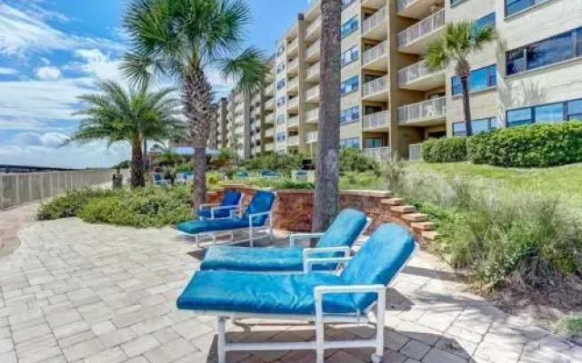 Comfy Upper Unit Condo to Enjoy the Beach or the Fishing by RedAwning