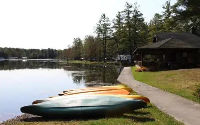 Alpine Lake Lakefront Cabin 8
