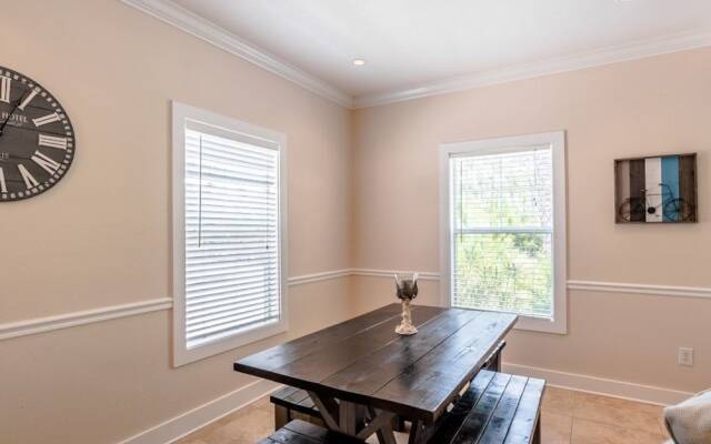 One Sea 1C - 2 Br Condo