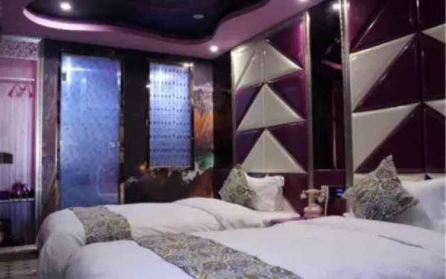 Yaliang Theme Hotel