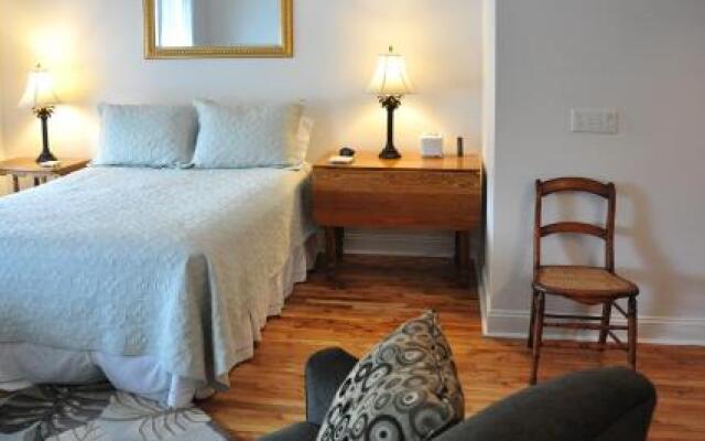 Crate & Cargo Suite 1