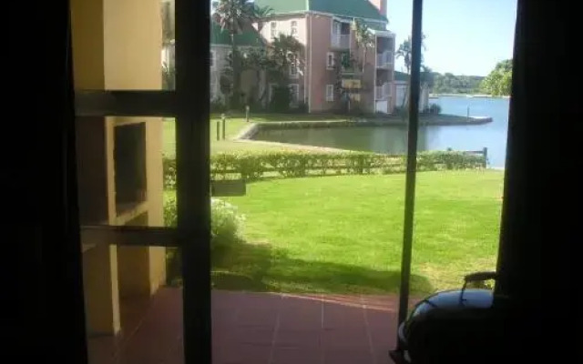 Waterside Living MC03