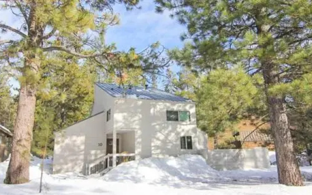 Landrise 10 - 3 Br home by RedAwning